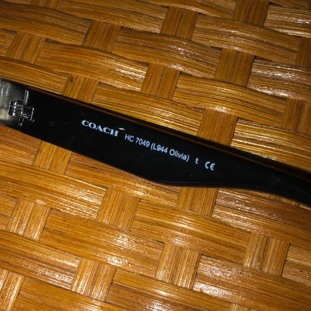 Coach sunglasses - Picture 4 of 5